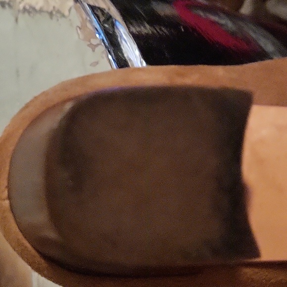 Gucci Woman's Bamboo Low Heel Pumps - Picture 10 of 16